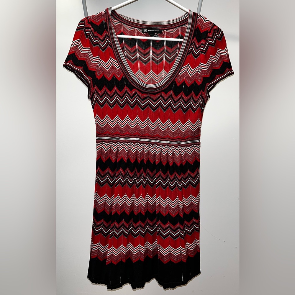 👢INC Red, Black & White Patterned Dress or Tunic – Versatile & Stylish 🎈